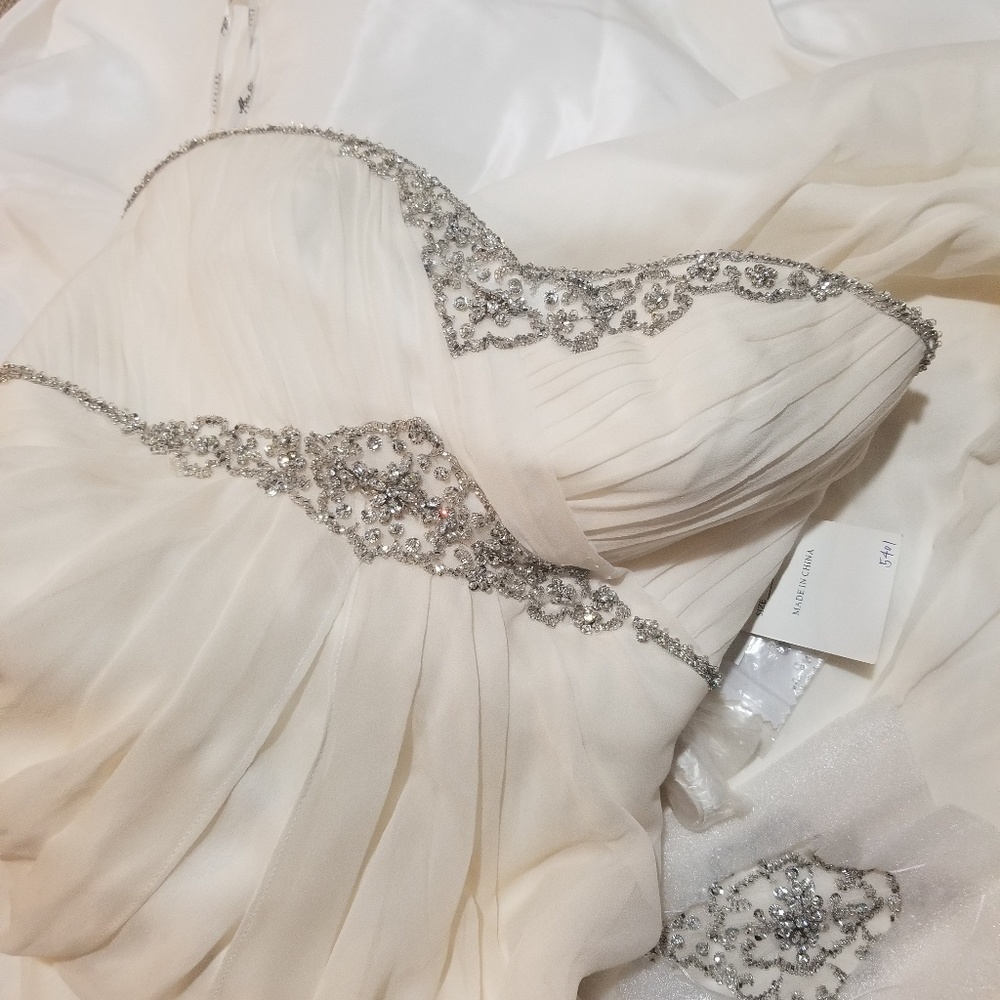 Brand New!!! David Tutera Bridals Mon Cheri - Picture 3 of 5